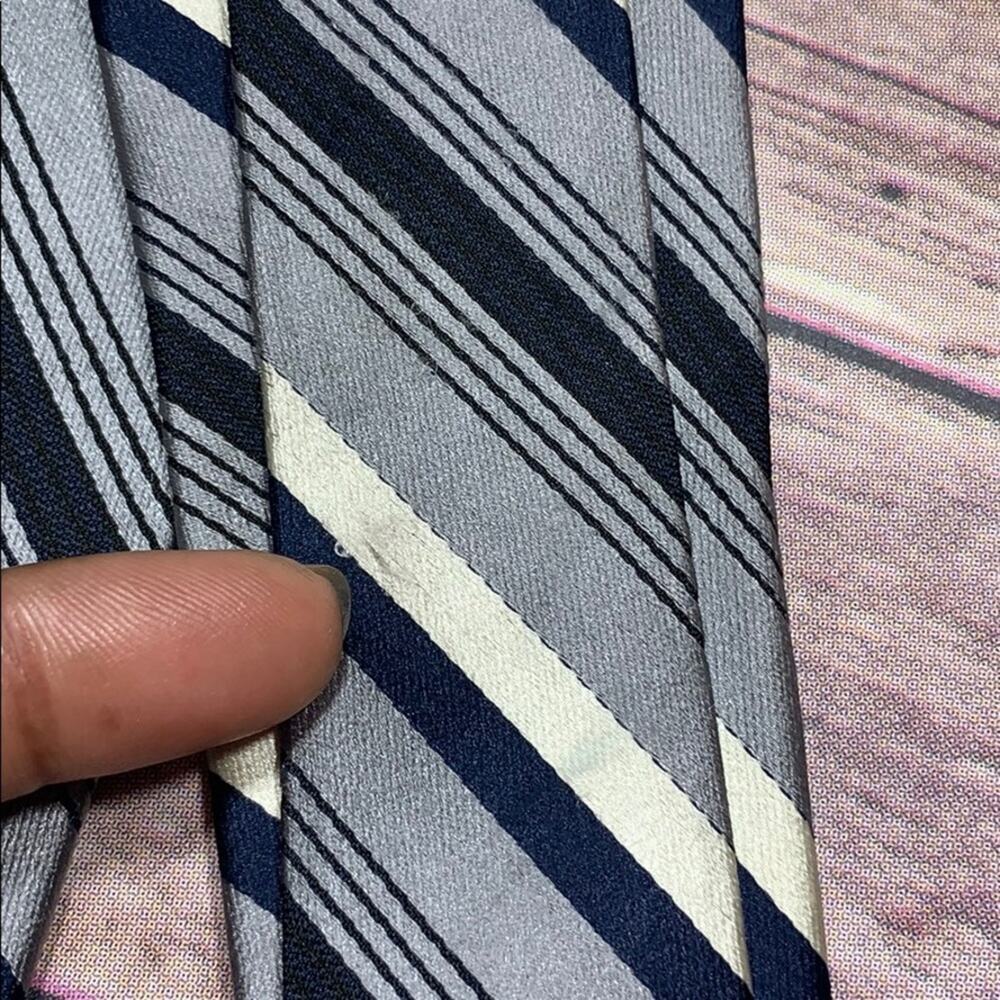 Calvin Klein silk tie - Picture 3 of 4